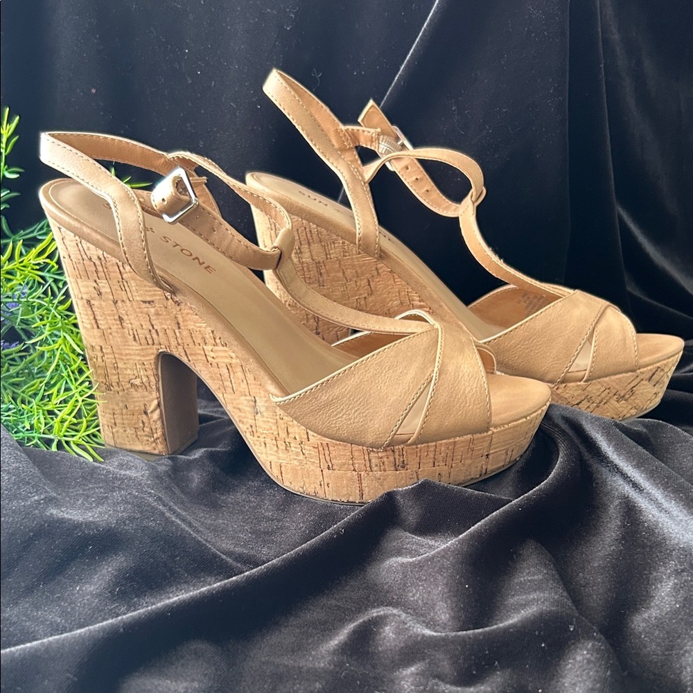 🎉HOST PICK🎉NWOT SUN + STONE SANDALS 8.5 TAN